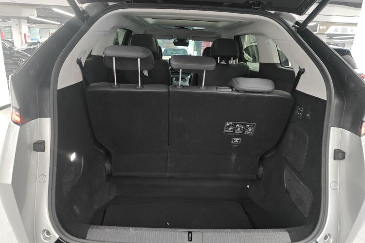 Used XPeng X9 2024 640 All-Wheel Drive High-Performance Max
