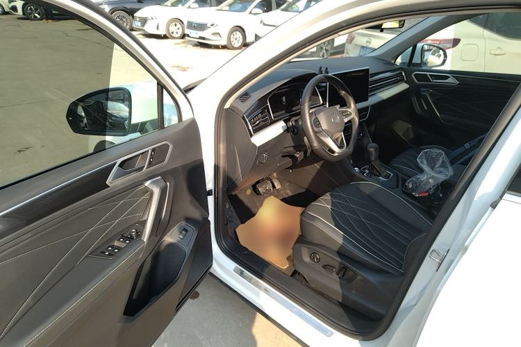 Used Volkswagen Tiguan L 2024 300TSI Automatic Two-Wheel Drive Smart Edition
