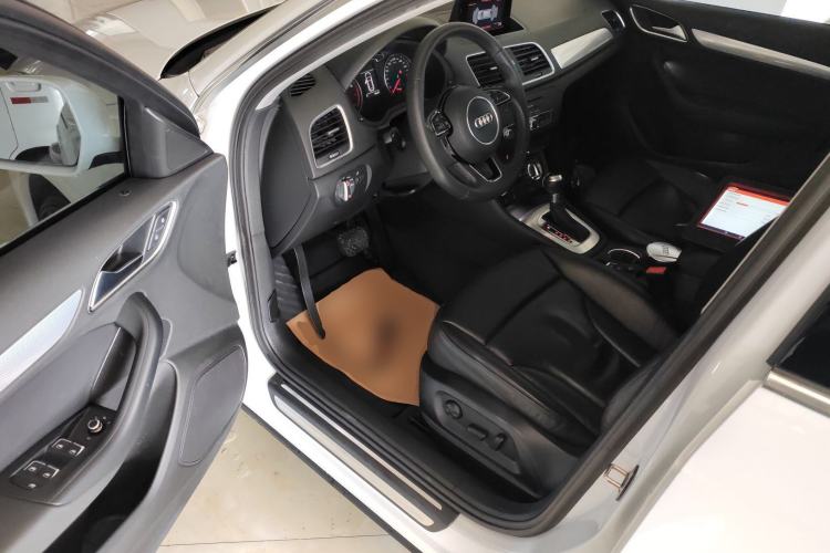 Used Audi Q3 2015 35 TFSI Comfort Model
