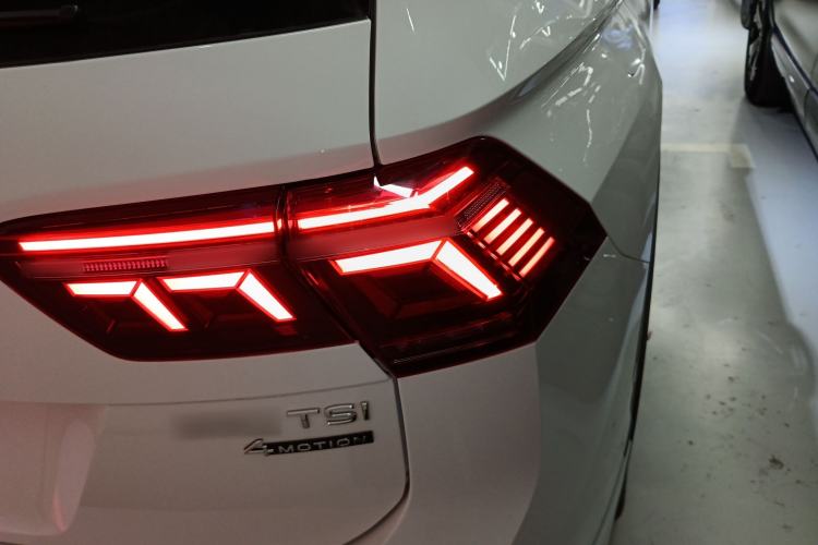 Used Volkswagen Tiguan L 2023 380TSI Automatic All-Wheel Drive R-Line Enhanced 7-Seater
