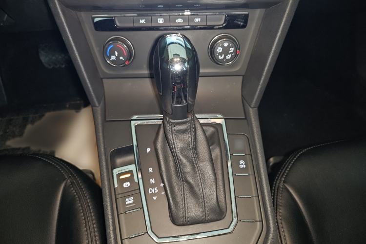 Used Volkswagen Lamando 2017 230TSI DSG Fashion Edition
