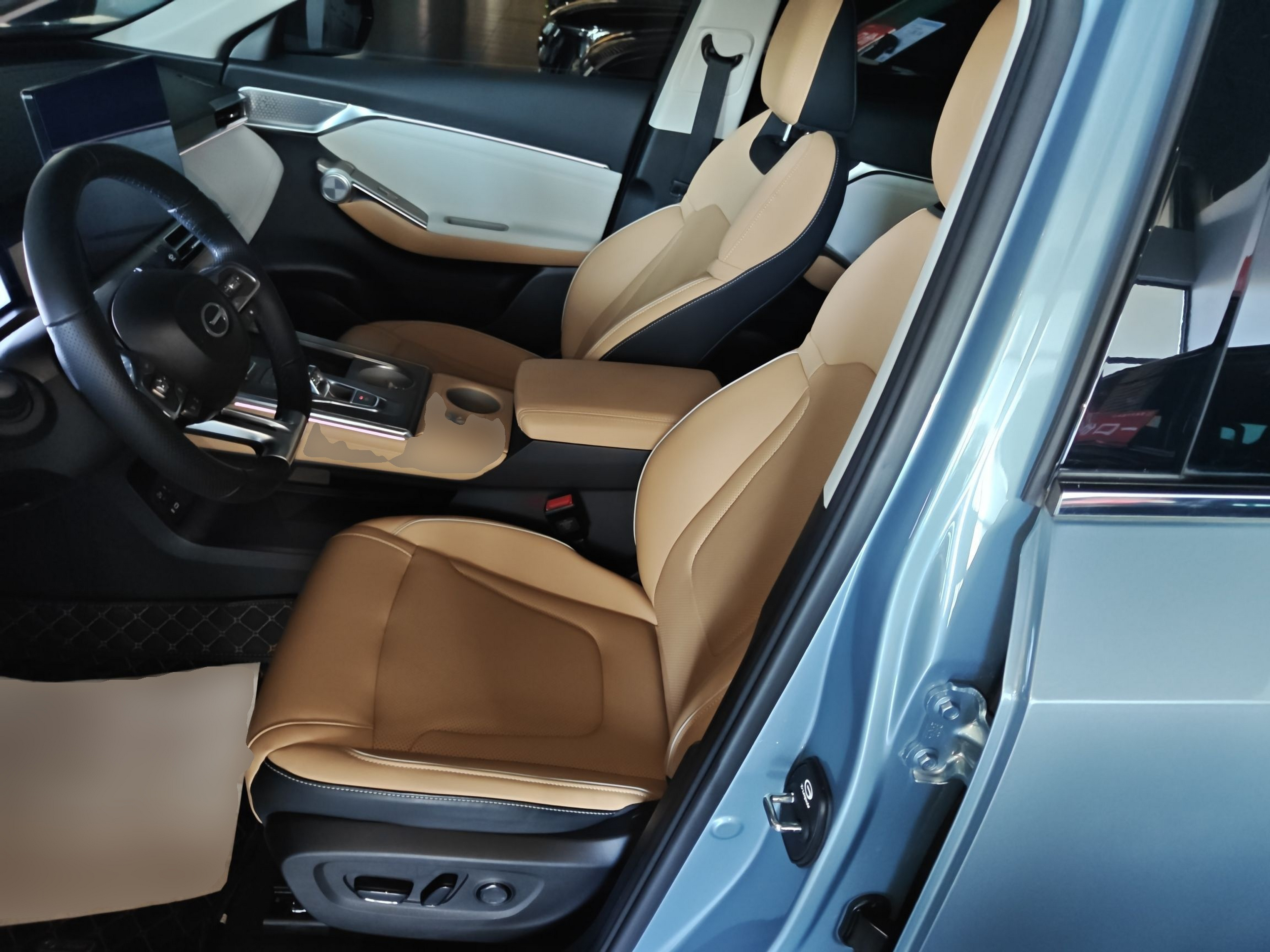 Переднее сиденье в автомобиле