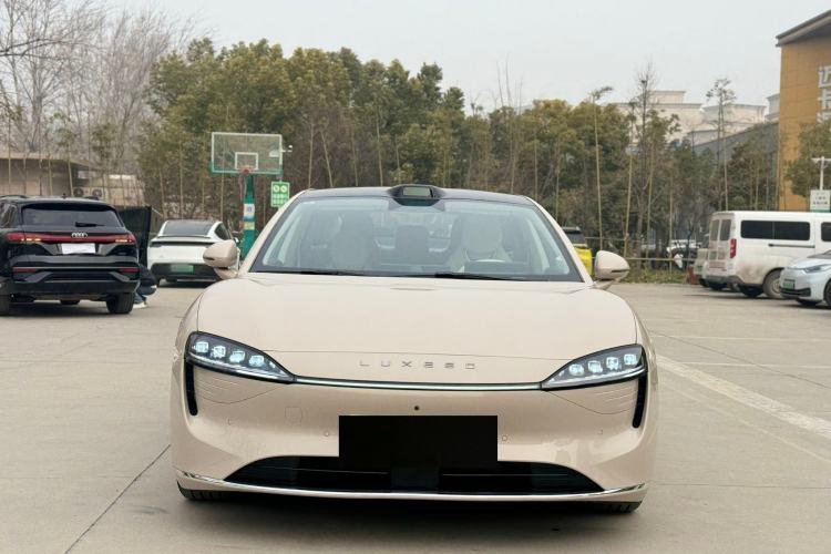 Used Hima Luxeed S7 2025 855 km Max