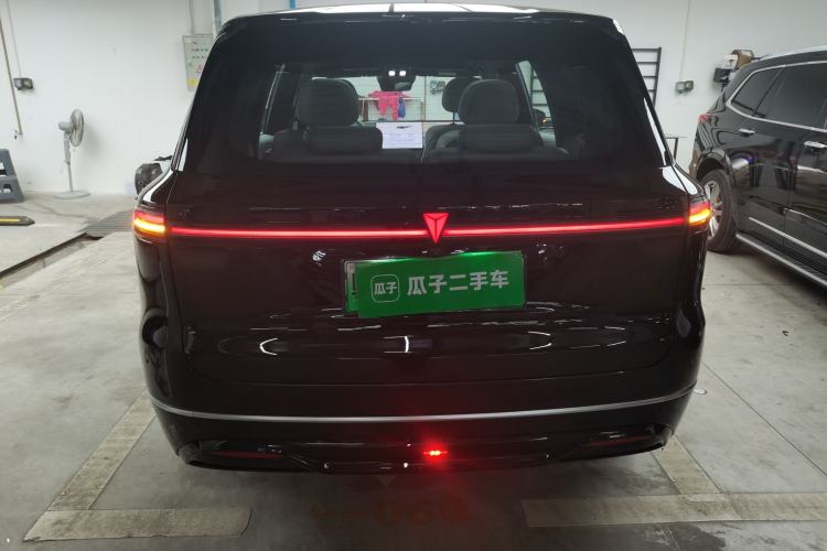 Used  S09 2025 Rear-Drive Ultra
