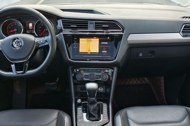 Used Volkswagen Tiguan L 2019 Revised 330TSI Automatic Two-Wheel Drive Smart & Luxury Edition China VI Standard