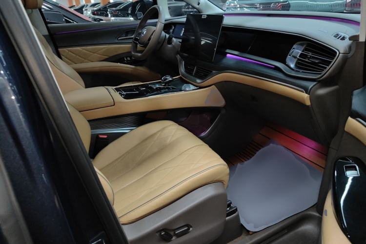 Used Denza D9 2024 DM-i 980 Four-Wheel Drive Flagship Model