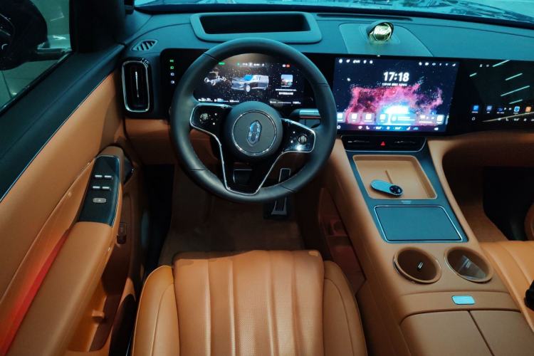 Used Hima AITO M8 2025 Extended-Range Max+ Version 53.4 kWh 6-Seater Edition
