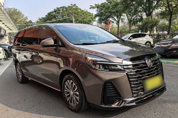 Used Buick GL8 2023 Facelifted Land Cruiser Executive Luxury Version
