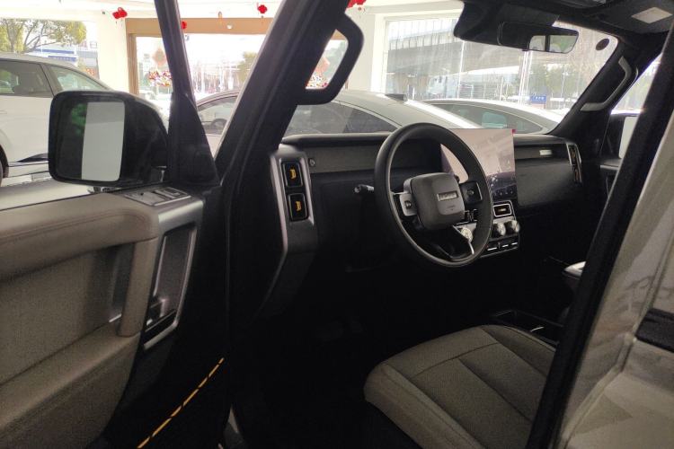 Used  V23 2025 501 Four-Wheel Drive Intelligent Driving Version
