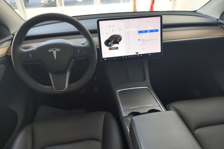 Used Tesla Model Y 2021 Long-Range All-Wheel-Drive Version