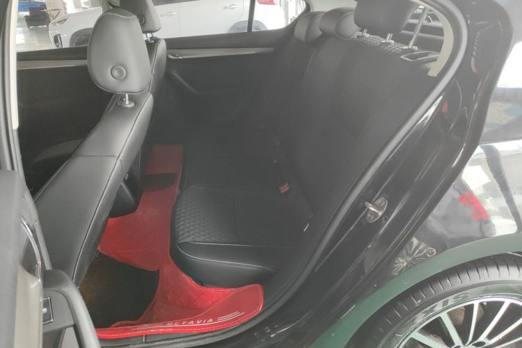 Used Skoda Octavia 2019 1.5L Automatic Smart Drive Luxury Edition China VI Standard