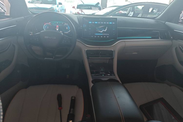 Used BYD Song PLUS New Energy 2023 Champion Edition EV 520KM Prestige Model
