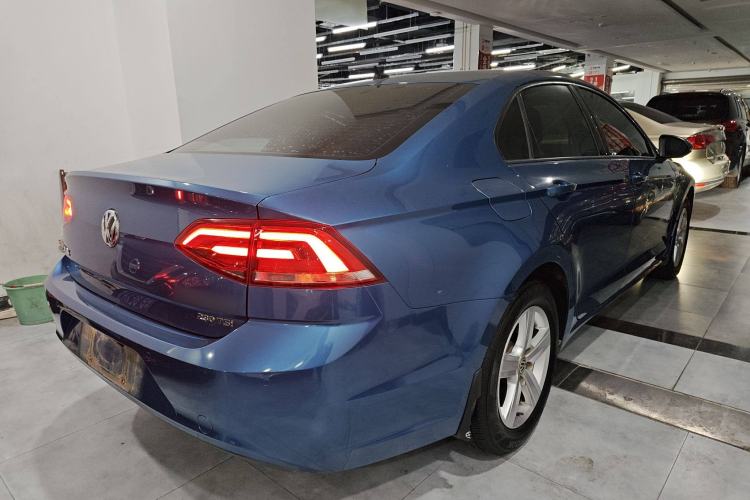 Used Volkswagen Lamando 2017 230TSI DSG Fashion Edition
