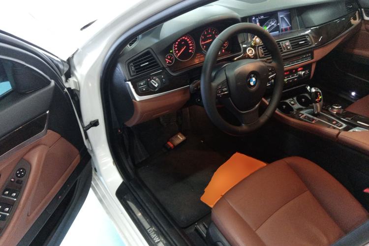 Used BMW 5 Series 2017 525Li Leading Model
