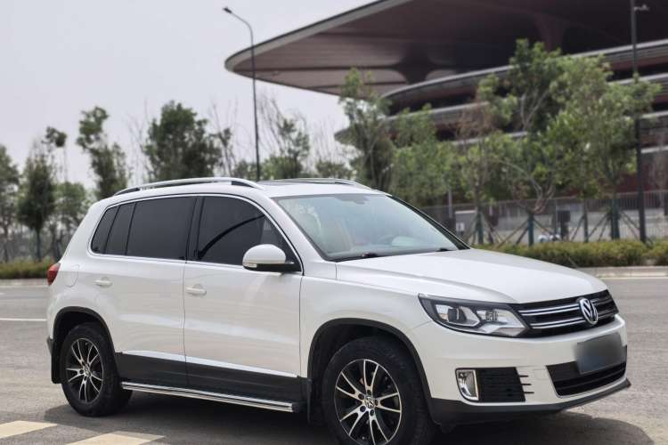 Used Volkswagen Tiguan 2015 1.8TSI Automatic All-Wheel-Drive Luxury Model
