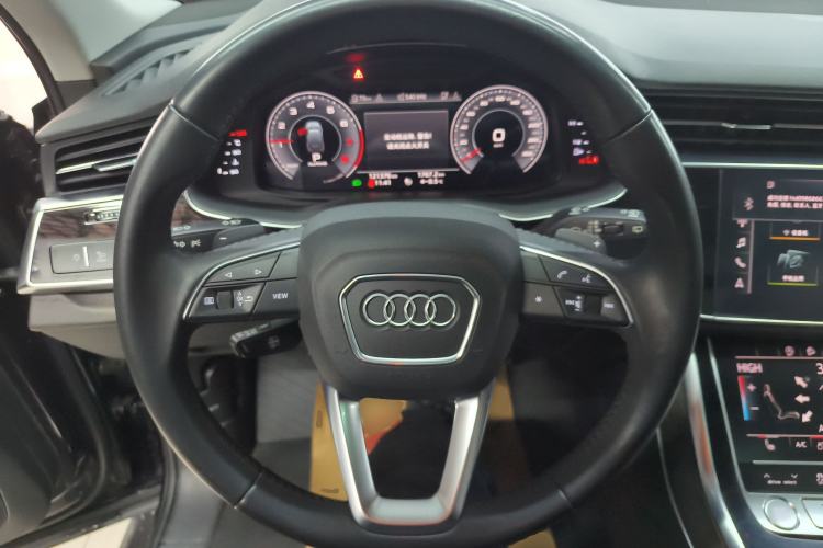 Used Audi Q7 2020 55 TFSI quattro S line sports model