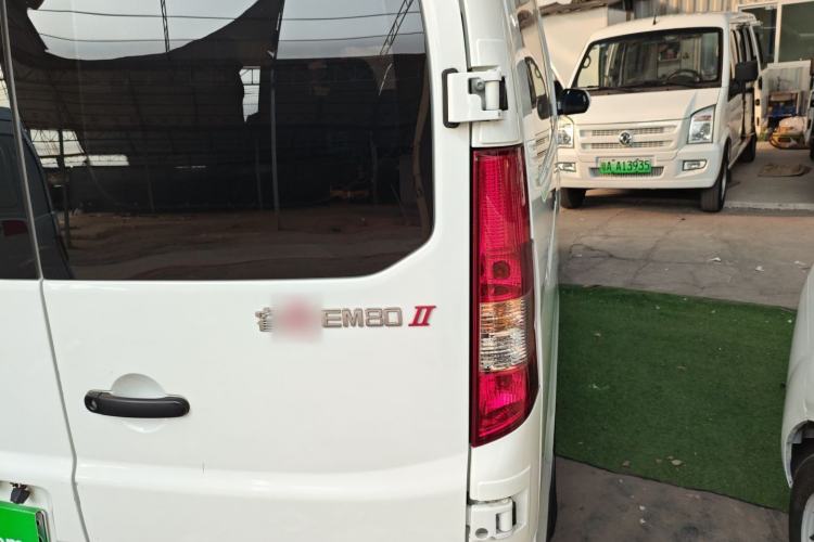 Used Chana Ruixing EM80 2025 Passenger Version Comfort Model 6 Seats 300 km Liftback Door