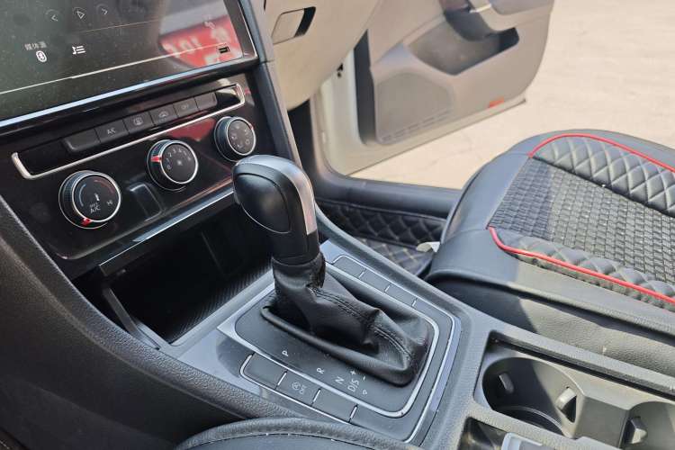 Used Volkswagen Golf 2020 200TSI DSG Comfortable and Ambitious Edition
