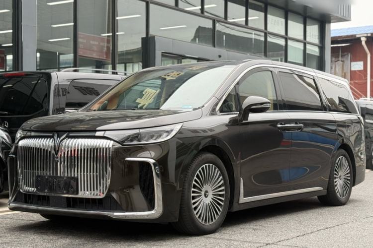 Used VOYAH Dream 2025 PHEV Four-Wheel-Drive Flagship Kunpeng Edition
