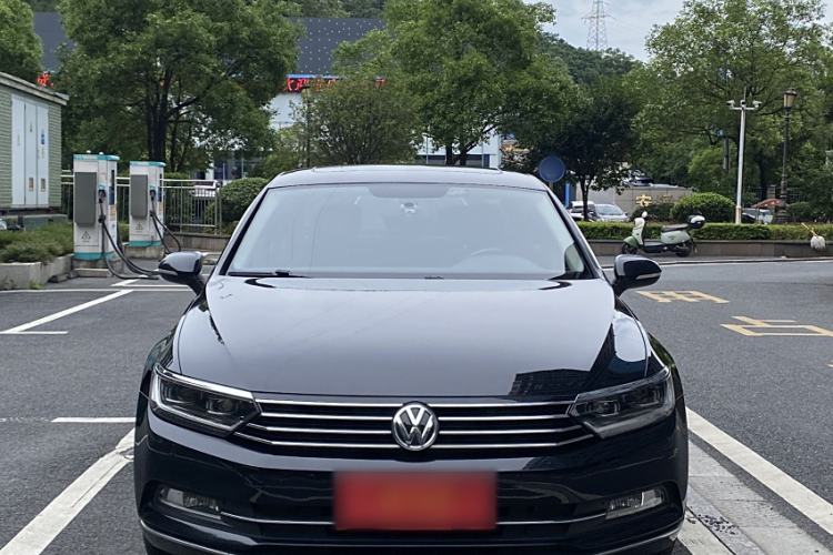 Used Volkswagen Magotan 2018 280TSI DSG Comfort Model
