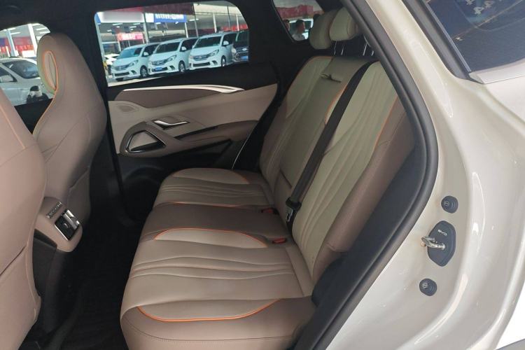 Used BYD Song Pro New Energy 2024 HONOR Edition DM-i 71KM Navigation Model
