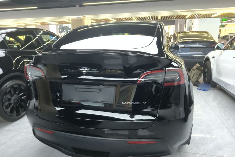 Used Tesla Model Y 2021 Long-Range All-Wheel-Drive Version 3D7
