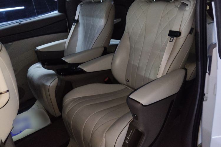 Used Denza D9 2023 DM-i 965 Luxury Model