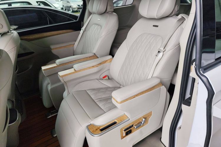 Used Buick GL8 2017 ES 28T Comfort Model China V Standard
