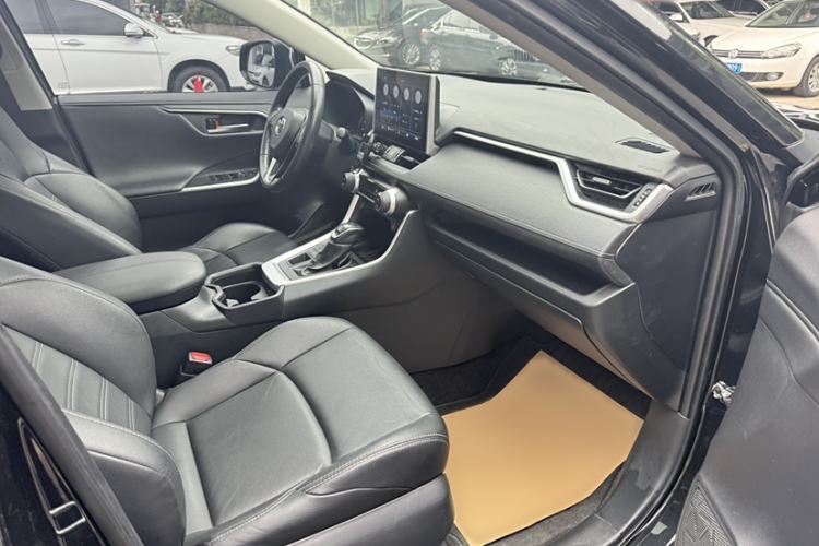 Used Toyota Wildlander 2022 2.0L CVT Four-Wheel Drive Luxury Edition
