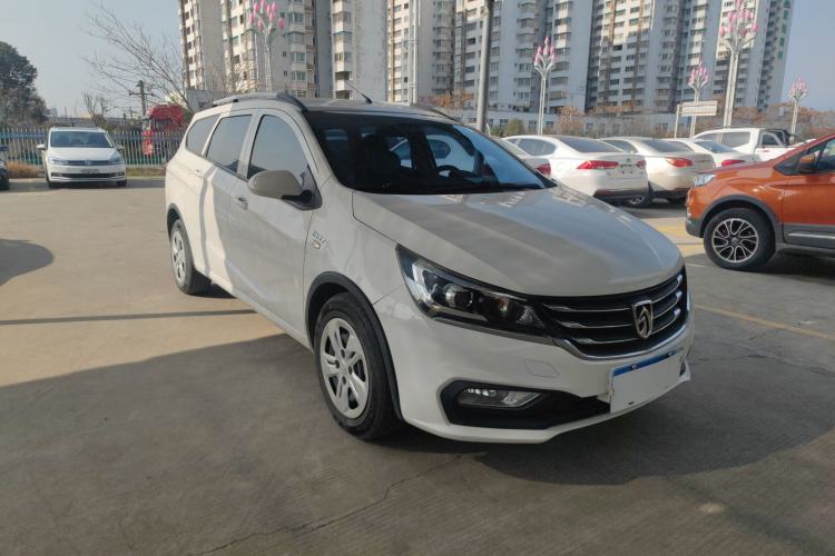 Used Baojun 310W 2017 1.5L Manual Comfort Version China VI Emission Standard
