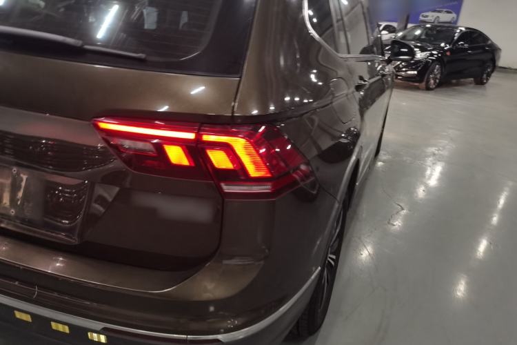 Used Volkswagen Tiguan L 2019 330TSI Automatic Two-Wheel Drive Panoramic Comfort Edition China VI Standard

