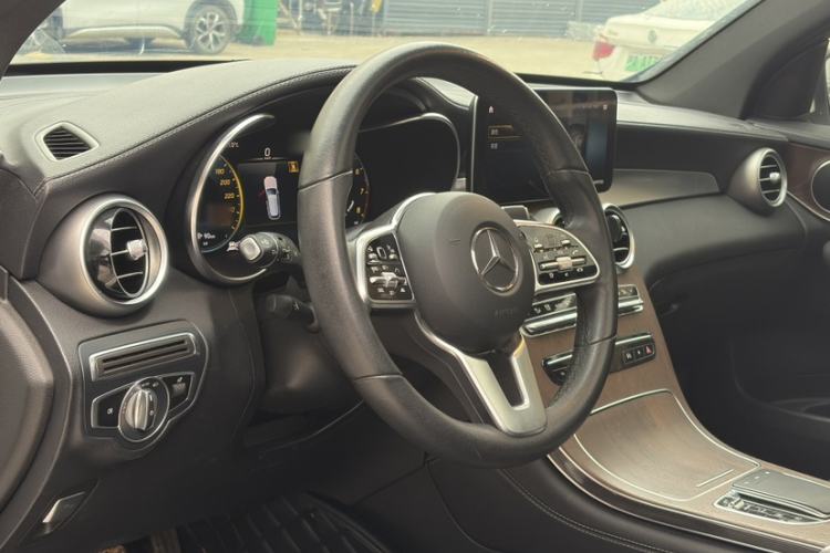 Used Mercedes-Benz GLC 2020 Facelift GLC 300 L 4MATIC Dynamic Edition
