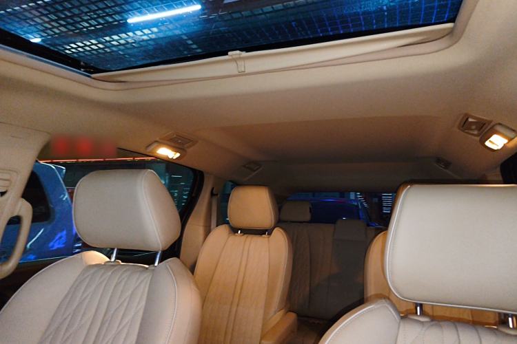 Used Buick GL8 2023 Facelifted Land Cruiser Executive Luxury Version
