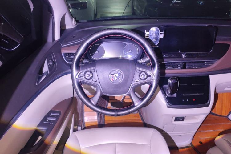 Used Buick GL8 2021 Land Cruiser Executive Class 652T Luxury Model