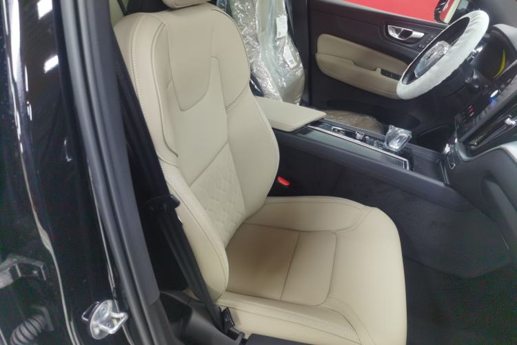 Used Volvo XC60 2026 B5 4x4 Smart Luxury Edition