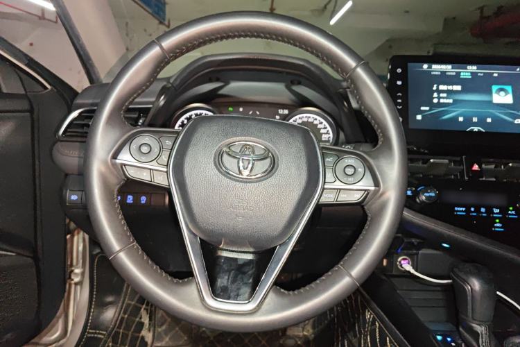 Used Toyota Camry 2021 2.0G Luxury Edition
