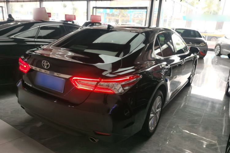 Used Toyota Camry 2021 2.0G Luxury Edition
