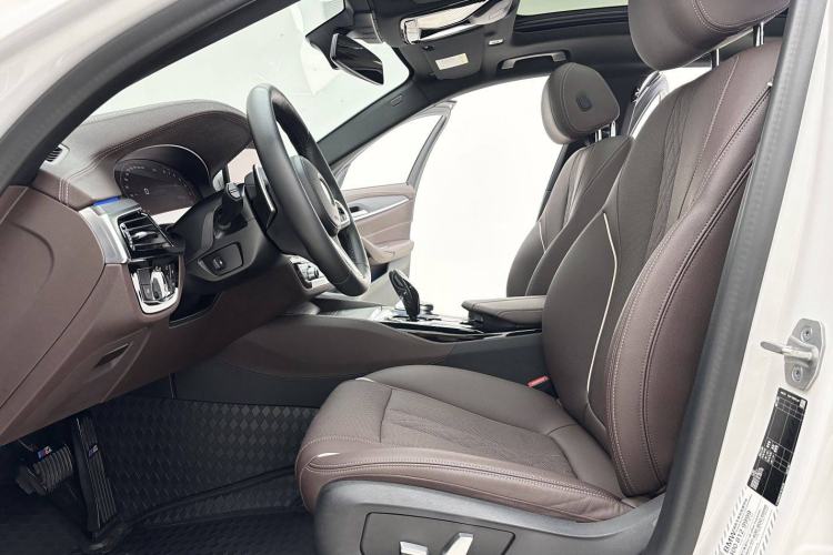 Used BMW 5 Series 2021 Facelifted 530Li Leading Edition M Sport Package
