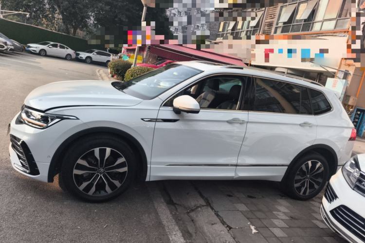 Used Volkswagen Tiguan L 2023 330TSI Automatic Two-Wheel Drive R-Line Enjoyment Edition
