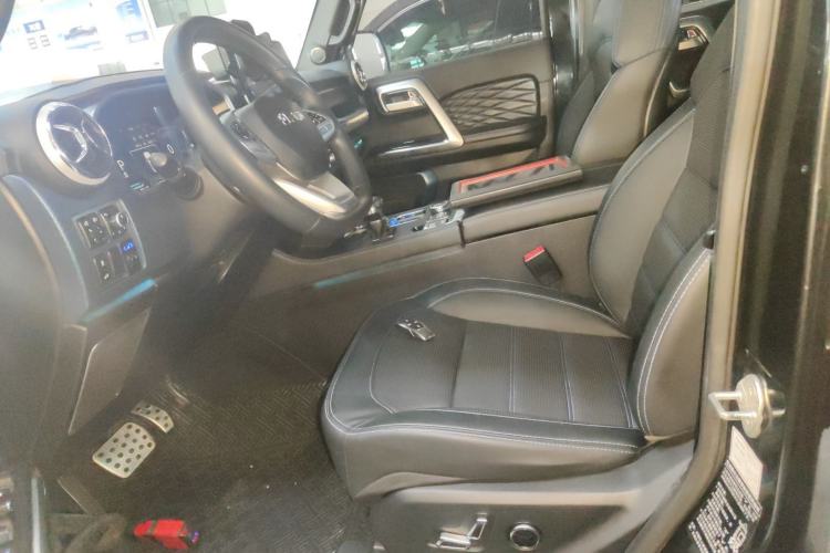 Used  BJ40 2020 2.0T Automatic Four-Wheel Drive Urban Hunter Edition Chivalrous Type
