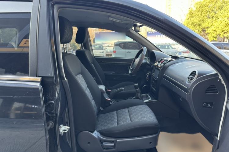 Used Haval H5 Classic 2015 2.0L Manual Two-Wheel Drive Entry-Level Trim
