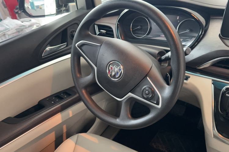 Used Buick GL8 2022 Land Cruiser Executive Class 652T Comfort Model