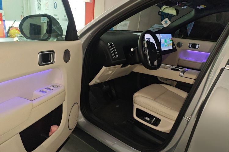 Used Li Auto L8 2023 Pro Model
