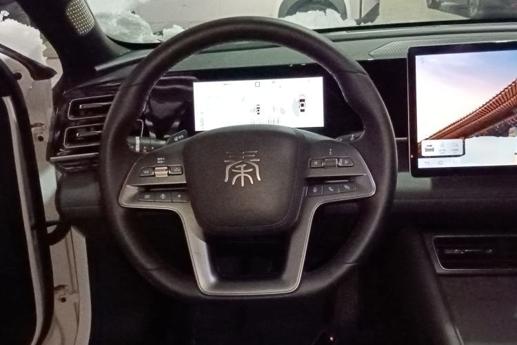 Used BYD Qin L 2025 DM-i Smart Drive 120KM Superior Model
