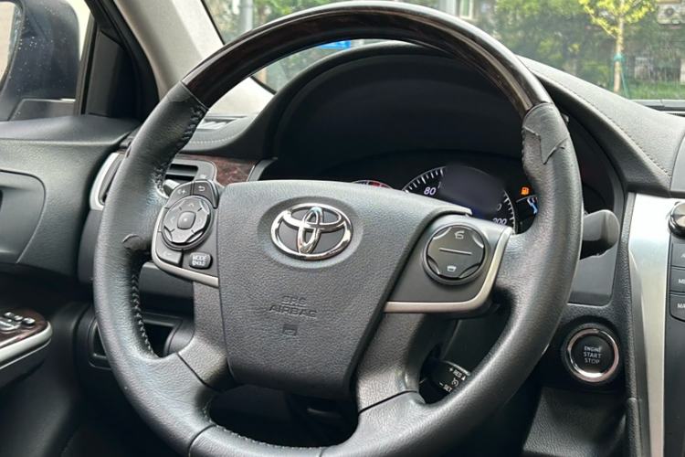 Used Toyota Camry 2016 2.5G 10th Anniversary Deluxe Navigation Edition
