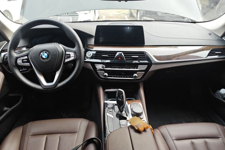 Used BMW 5 Series 2019 Facelifted 525Li Luxury Package
