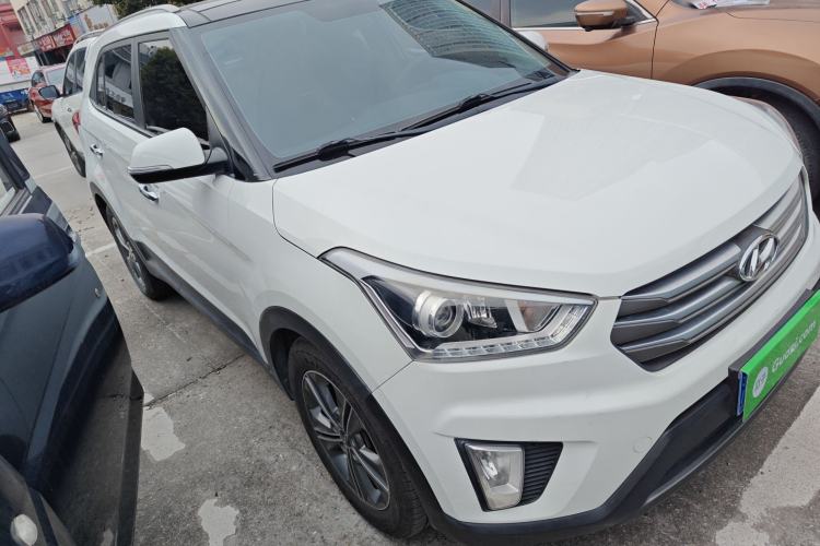 Used Hyundai ix25 2015 1.6L Automatic Two-Wheel-Drive Deluxe DLX Model