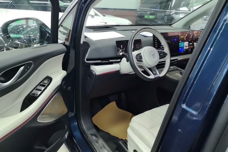 Used VOYAH Dream 2025 PHEV Four-Wheel-Drive Flagship Kunpeng Edition
