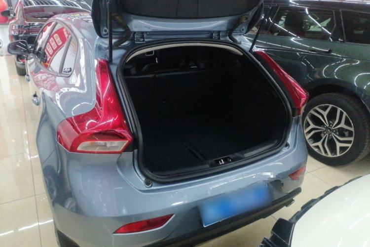 Used Volvo V40 2017 T3 Zhiyi Edition