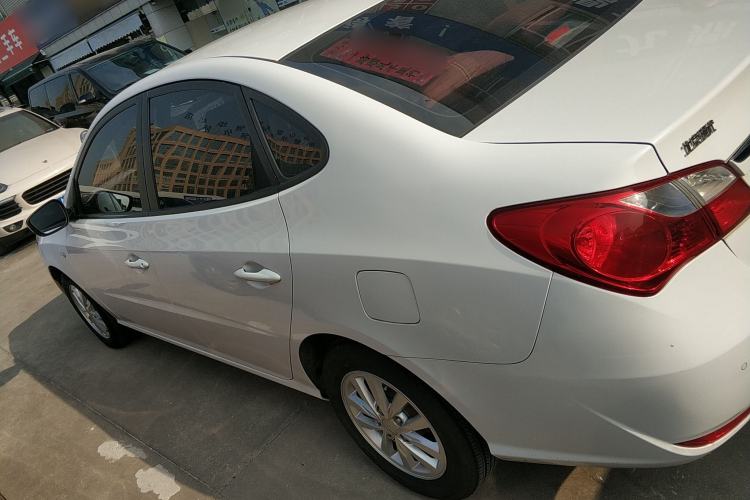 Used Hyundai Celesta 2015 1.6L Automatic Comfort Model
